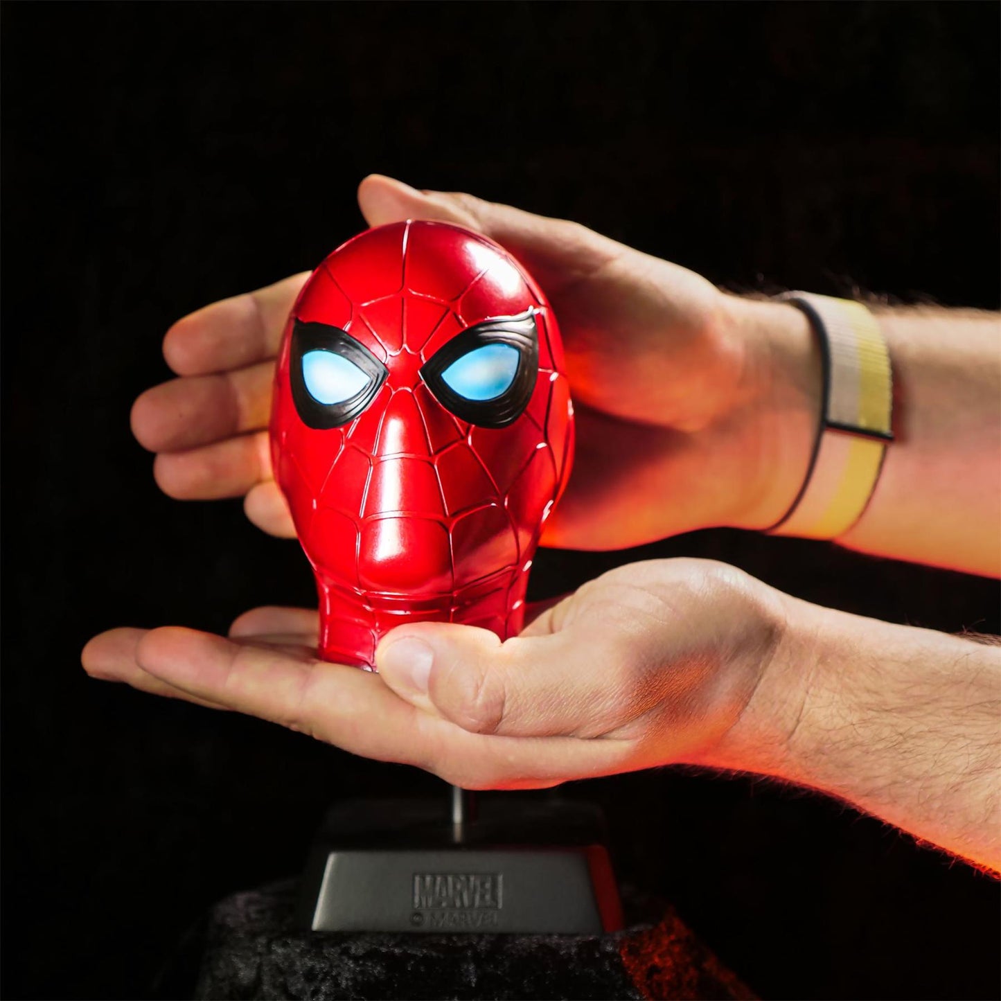 IRON SPIDER MASK Marvel Museum Replica MARUK007 (Eaglemoss / Hero Collector / Marvel The Infinity Saga)