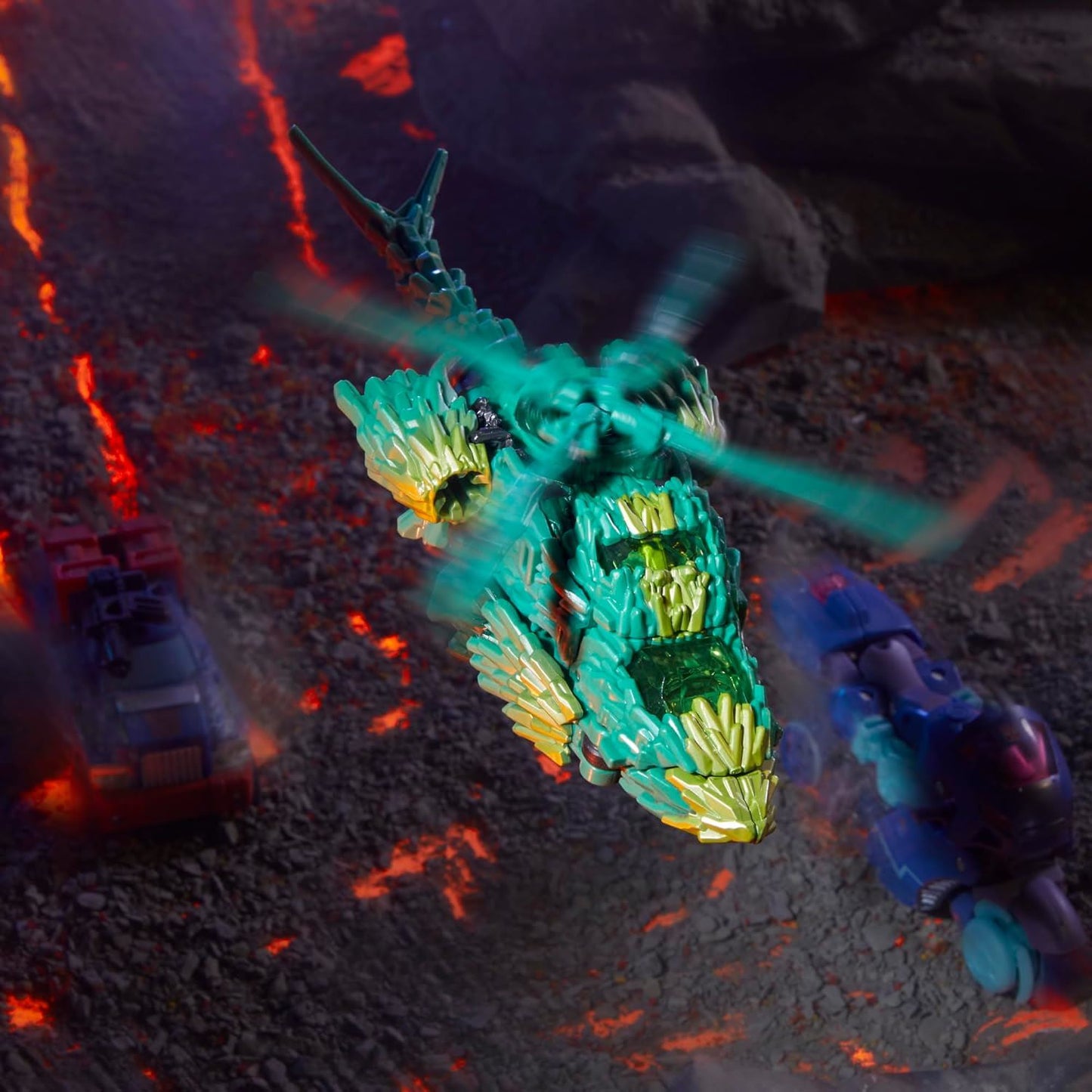 Deluxe Class Infernac Universe Shard (Armorizer) 8529 Action Figure (Takara TOMY / Transformers: Legacy United)